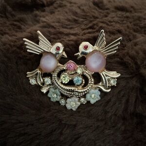 Mid-century figural brooch (very 1940s–1950s vibes) unsigned